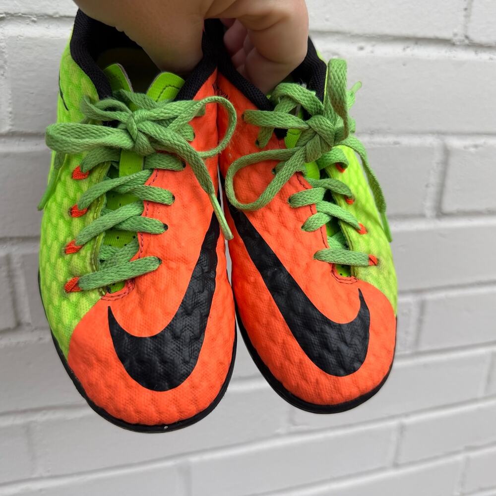 Nike Hypervenom soccer shoes Youth size 1.5 - Picture 2 of 6